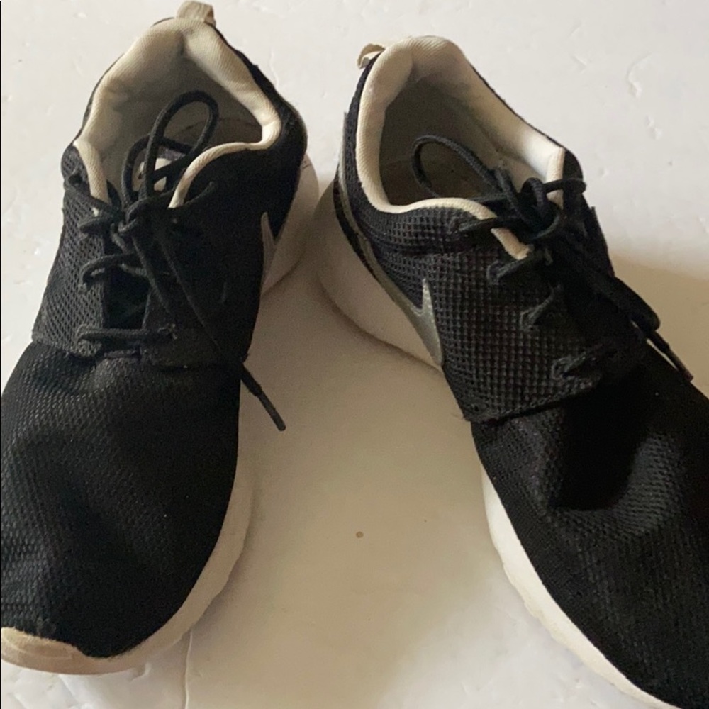 Nike Roche sneakers